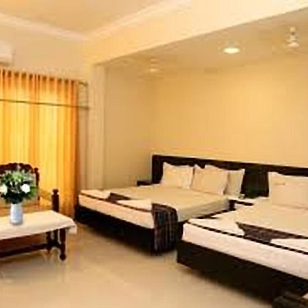 Hotel Sridevi Kanyakumari Buitenkant foto