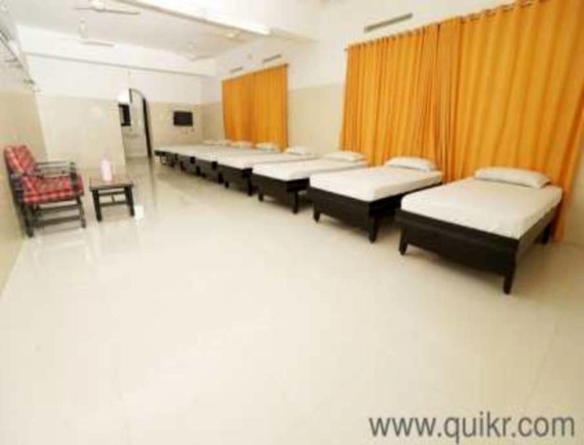 Hotel Sridevi Kanyakumari Buitenkant foto