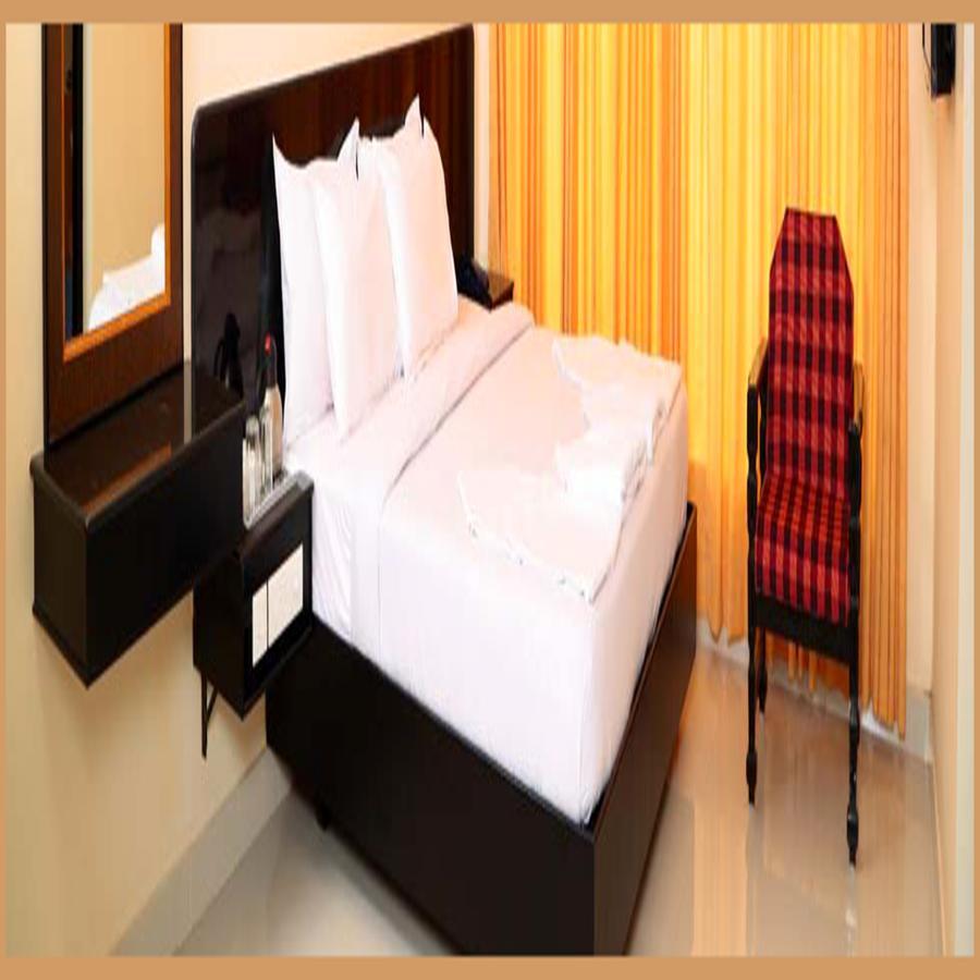 Hotel Sridevi Kanyakumari Buitenkant foto