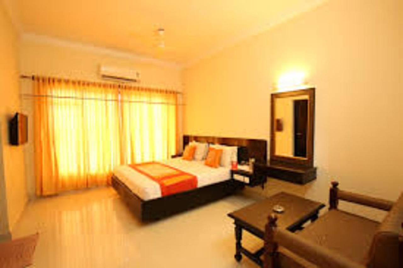 Hotel Sridevi Kanyakumari Buitenkant foto